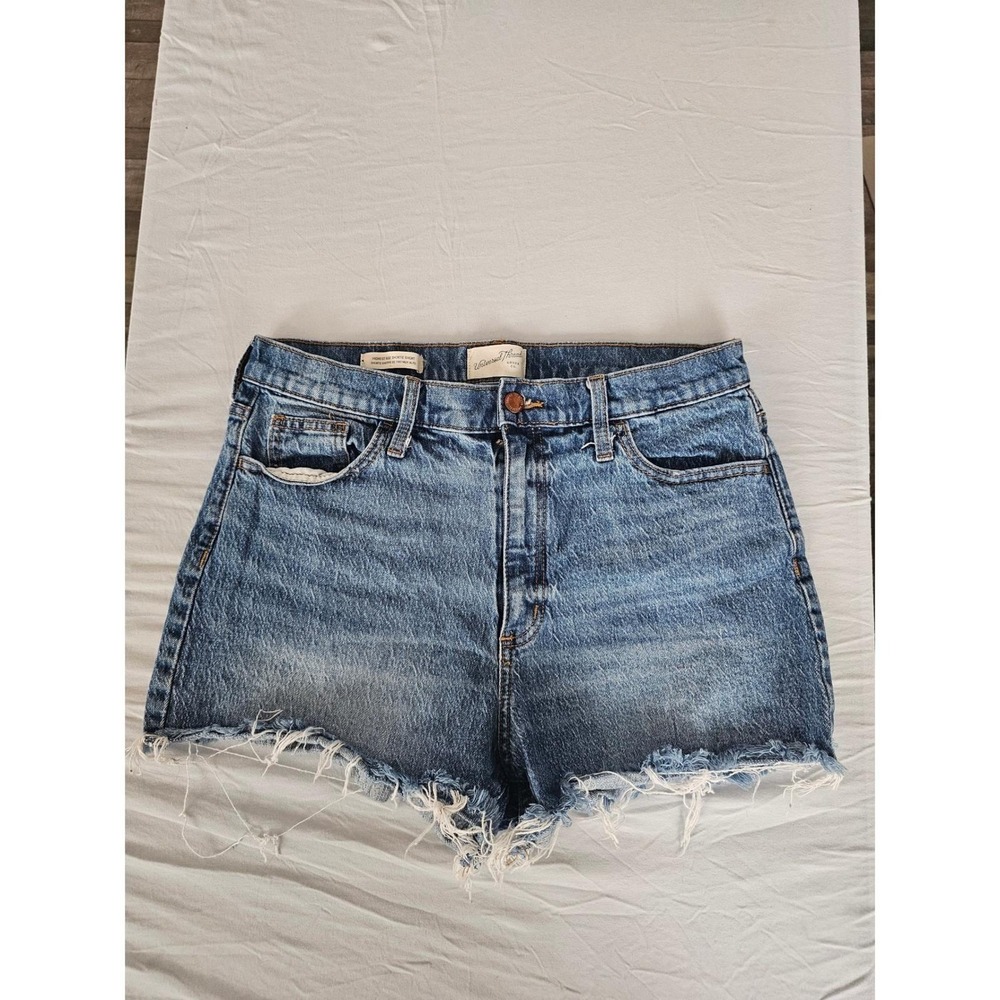 Universal Thread Wmn 10 Highest Rise Shortie Short Denim Blue Raw Hem 2.5 Inseam
